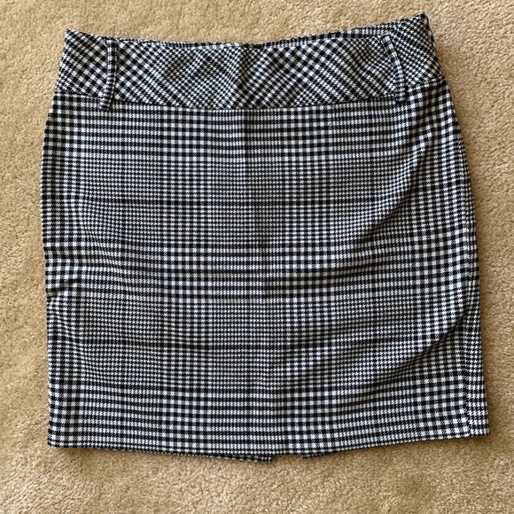 Black & White Houndstooth Skirt - Picture 1 of 2